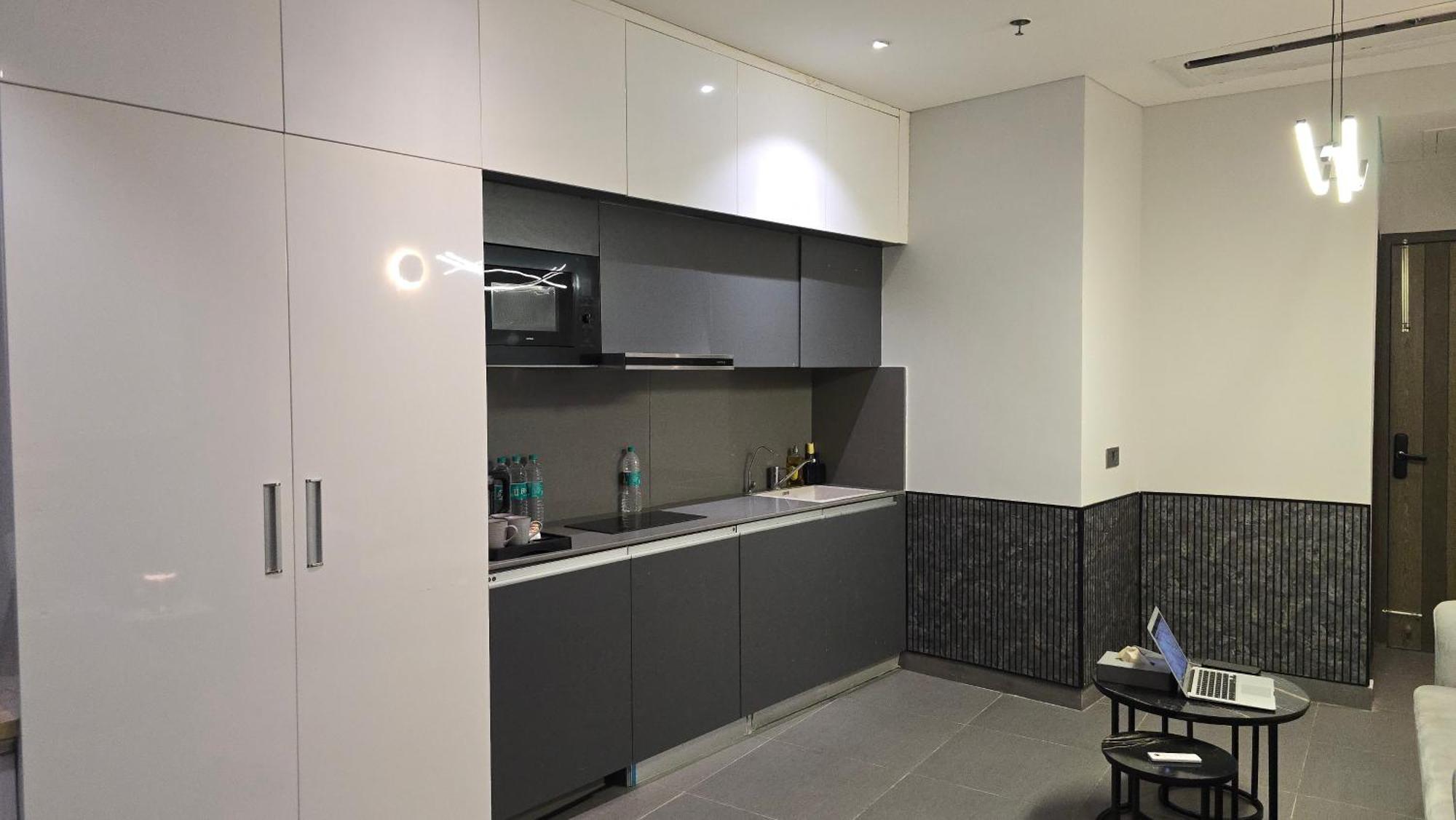 The Luxe Living Hotel Noida Bagian luar foto