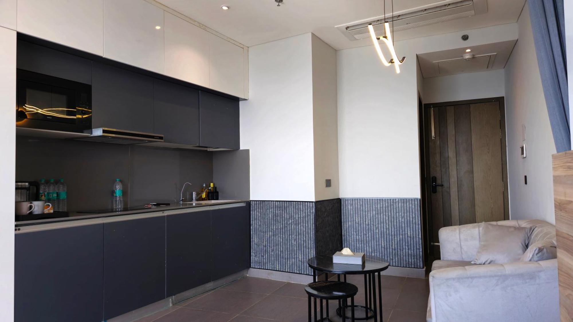 The Luxe Living Hotel Noida Bagian luar foto
